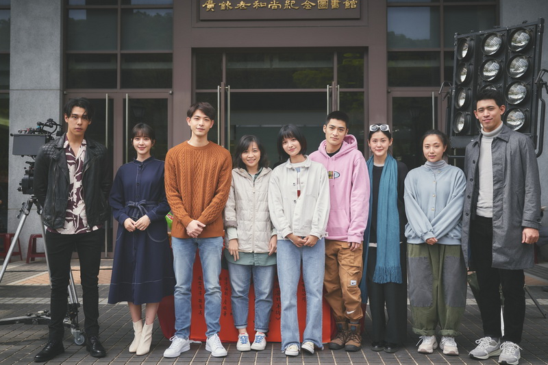 一杯熱奶茶的等待