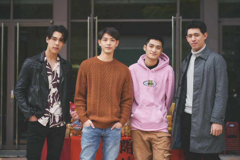 一杯熱奶茶的等待