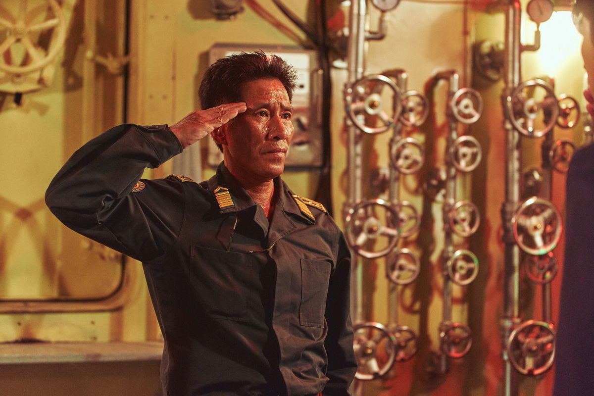 鋼鐵雨：深潛行動