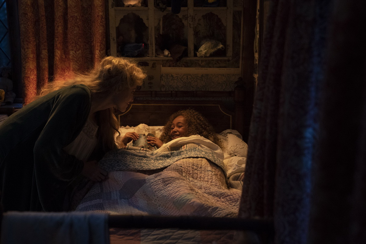 《愛麗絲與夢幻島》安潔莉娜裘莉