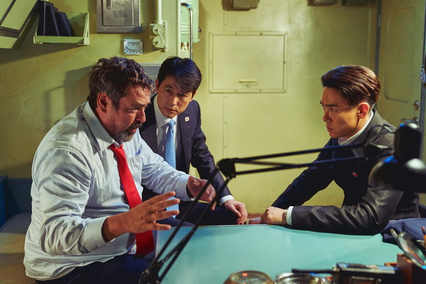 鋼鐵雨:深潛行動