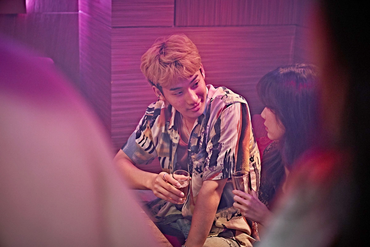 抓住救命稻草的野獸們