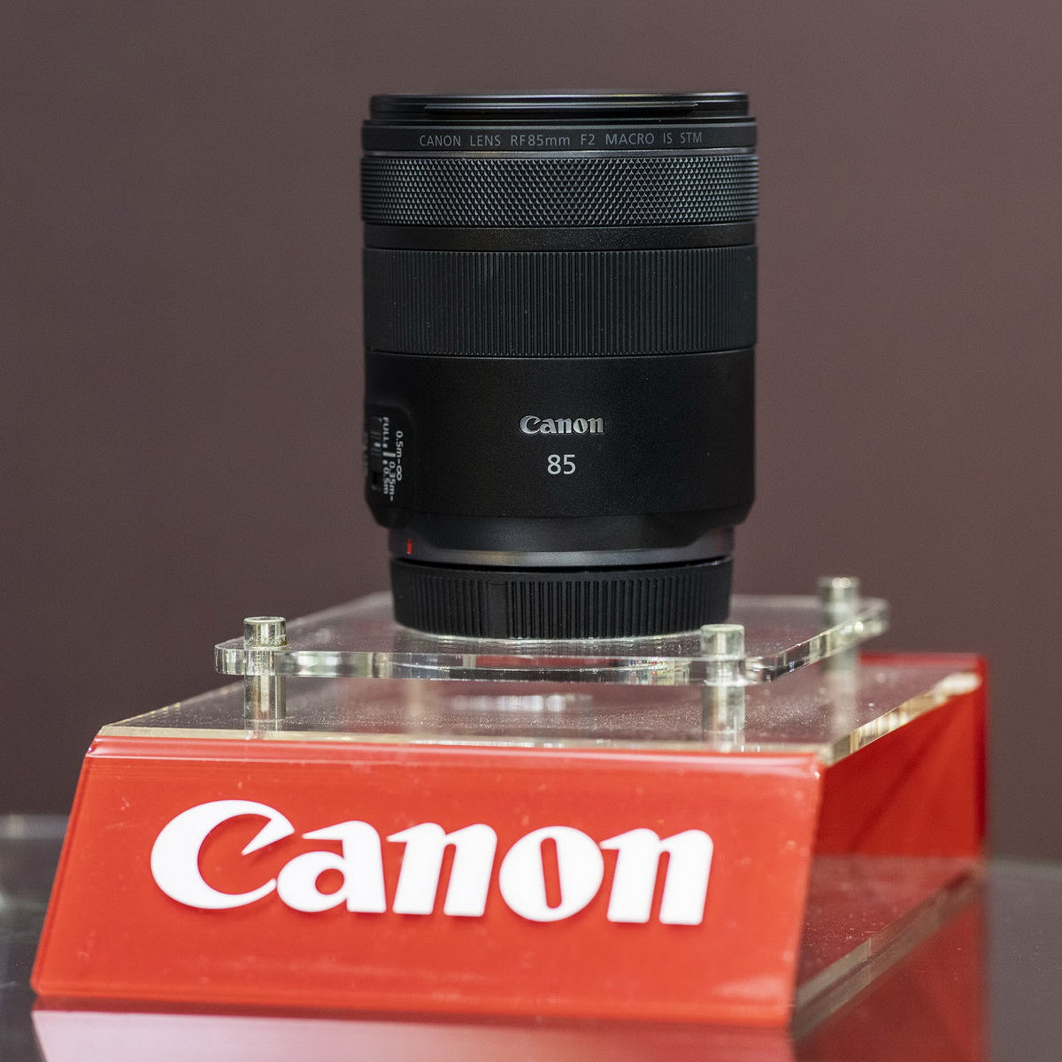 Canon全新中望遠定焦鏡頭RF85mm F2 Macro IS STM