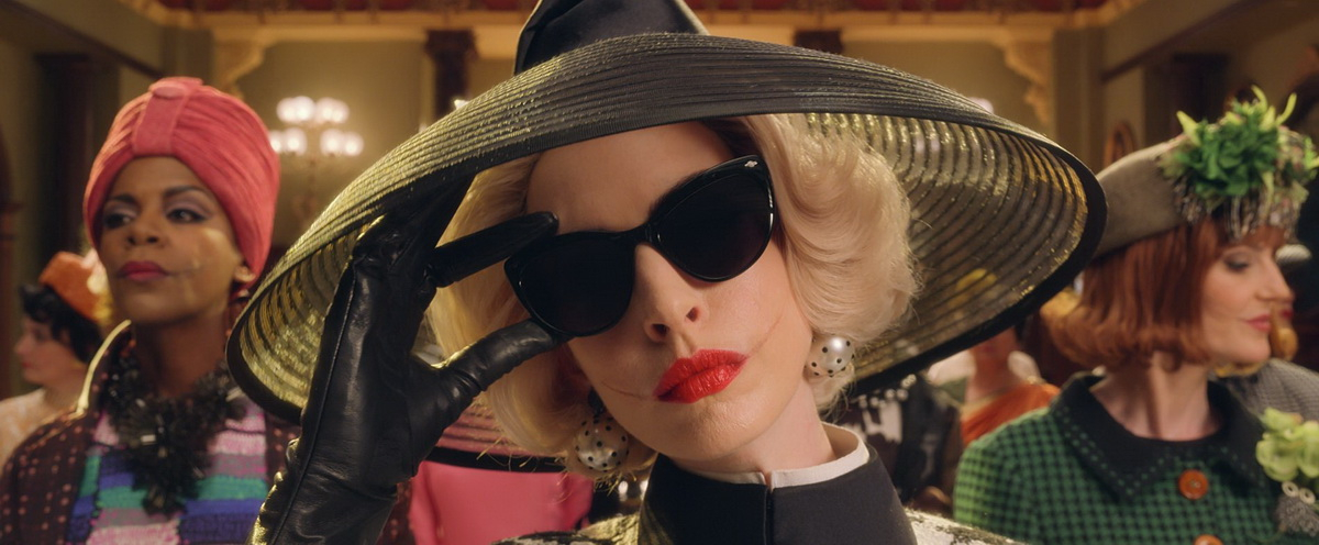 最新奇幻冒險片【女巫們】由奧斯卡金像獎得獎導演勞勃辛密克斯（【阿甘正傳】）執導。