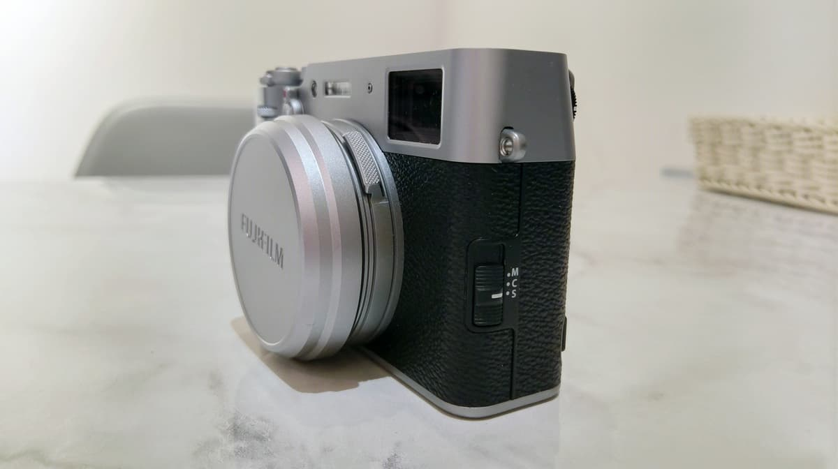 Fujifilm X100V