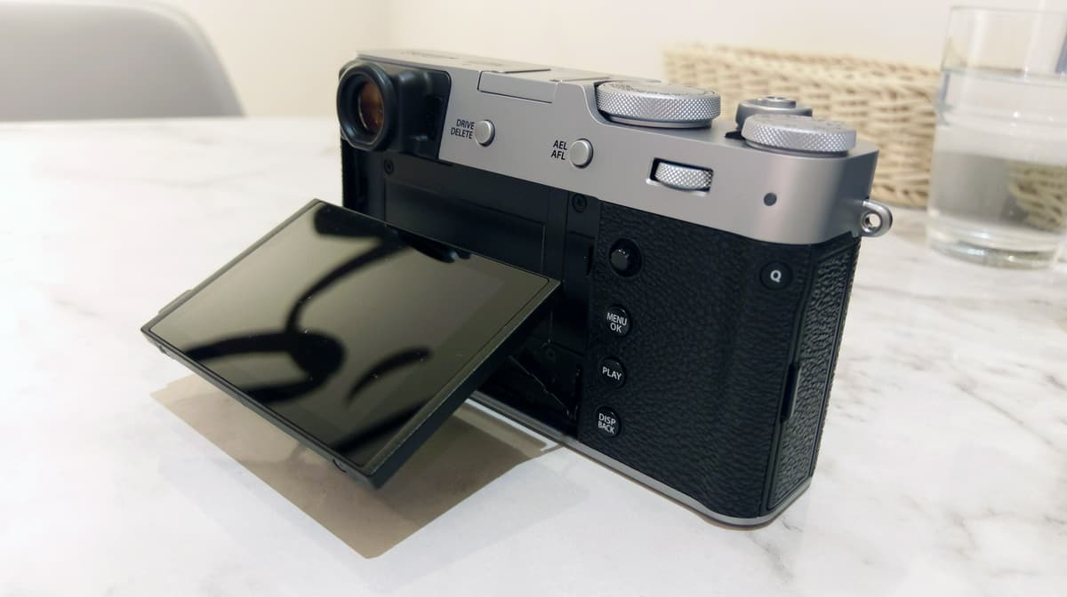 Fujifilm X100V