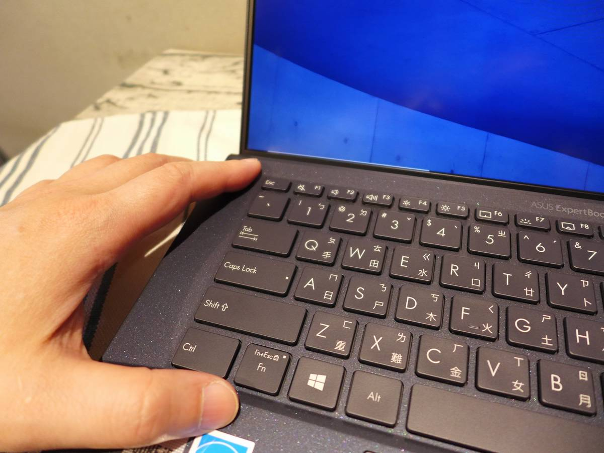 ASUS ExpertBook B9450 商務筆電開箱