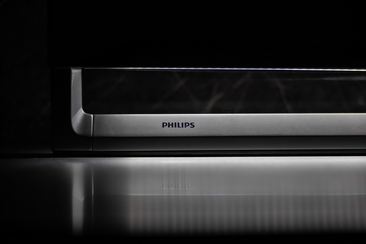 70PD9000大型顯示器