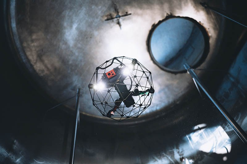 地表最強的狹窄空間專業巡檢無人機- Flyability Elios 2