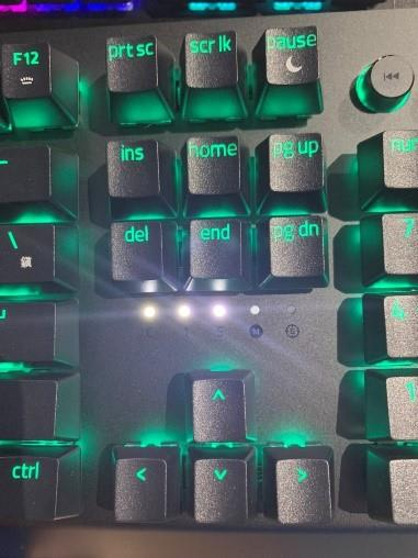 最持久最強RGB的雷蛇黑寡婦V3綠軸開箱