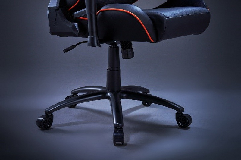 技嘉重磅推出AORUS AGC310專業電競賽車椅