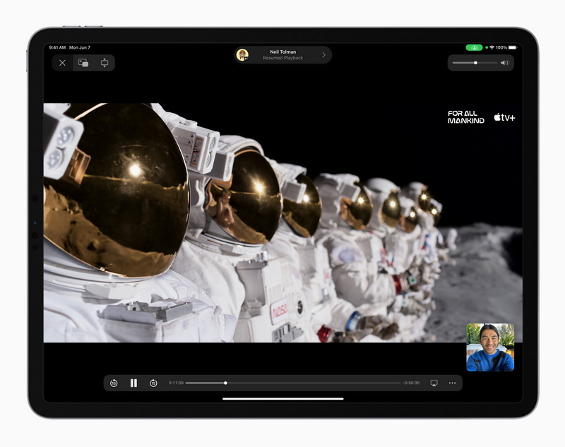 iPadOS 15 中的 SharePlay 提供全新方式，讓使用者在 FaceTime 上與好友聯繫的同時，還能分享各項體驗