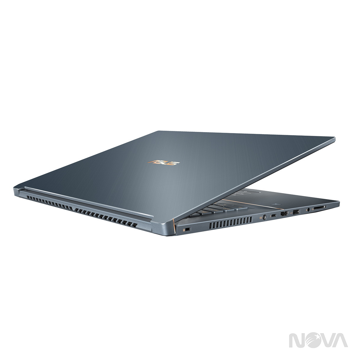 Asus ProArt StudioBook 17標榜目前業界最薄17吋Quadra顯卡筆電，並採獨家開發的16：10長寬比螢幕，有額外空間放編輯素材與快捷列。
