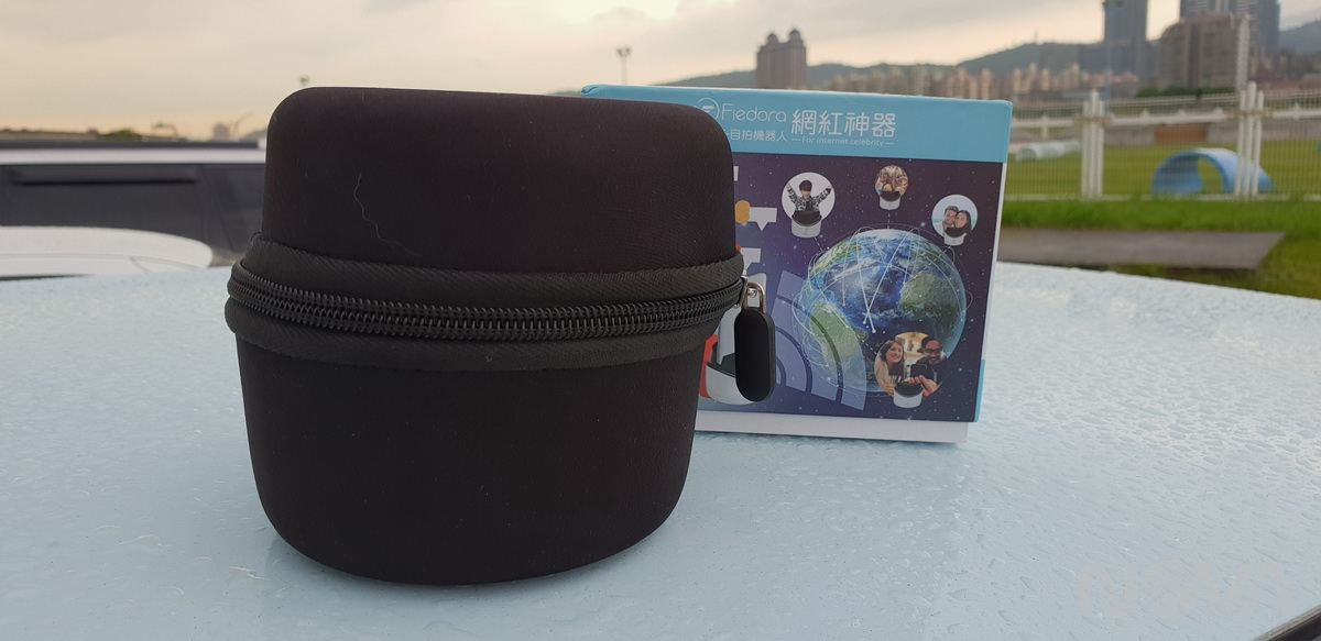 Fiedora拍朵拉-自拍機器人