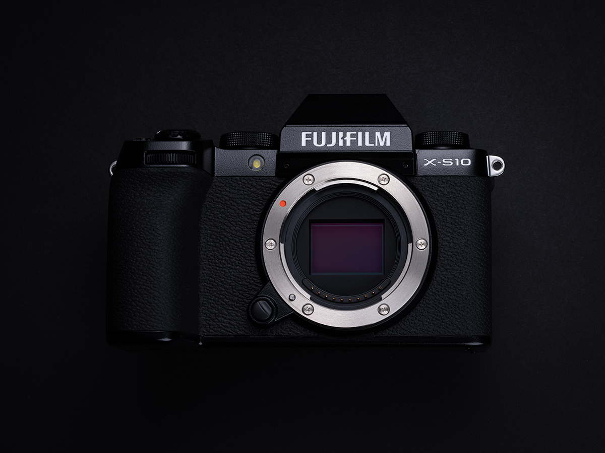 FUJIFILM X-S10