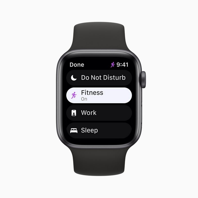 watchOS 8 也支援「專注模式」。這項在 iOS 15 推出的強大工具組可以幫助使用者減少分心，專注當