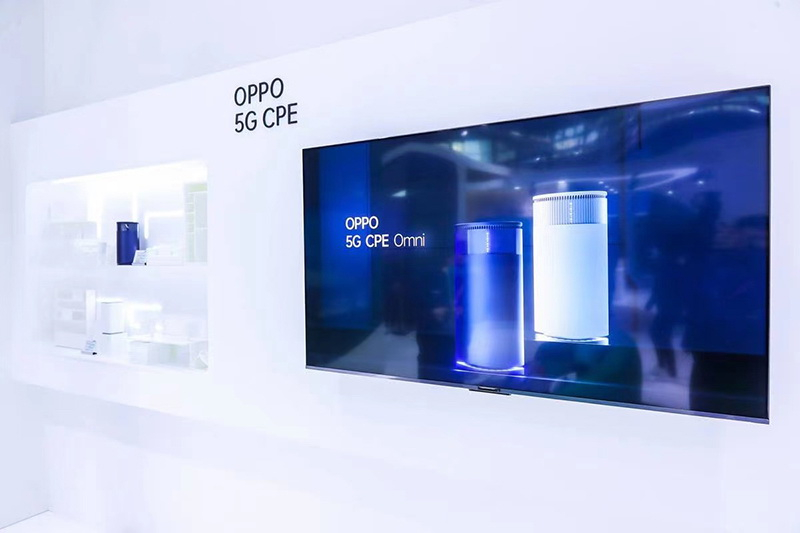 OPPO展示OPPO X 2021卷軸式螢幕，以及超前業界的隔空充電技術