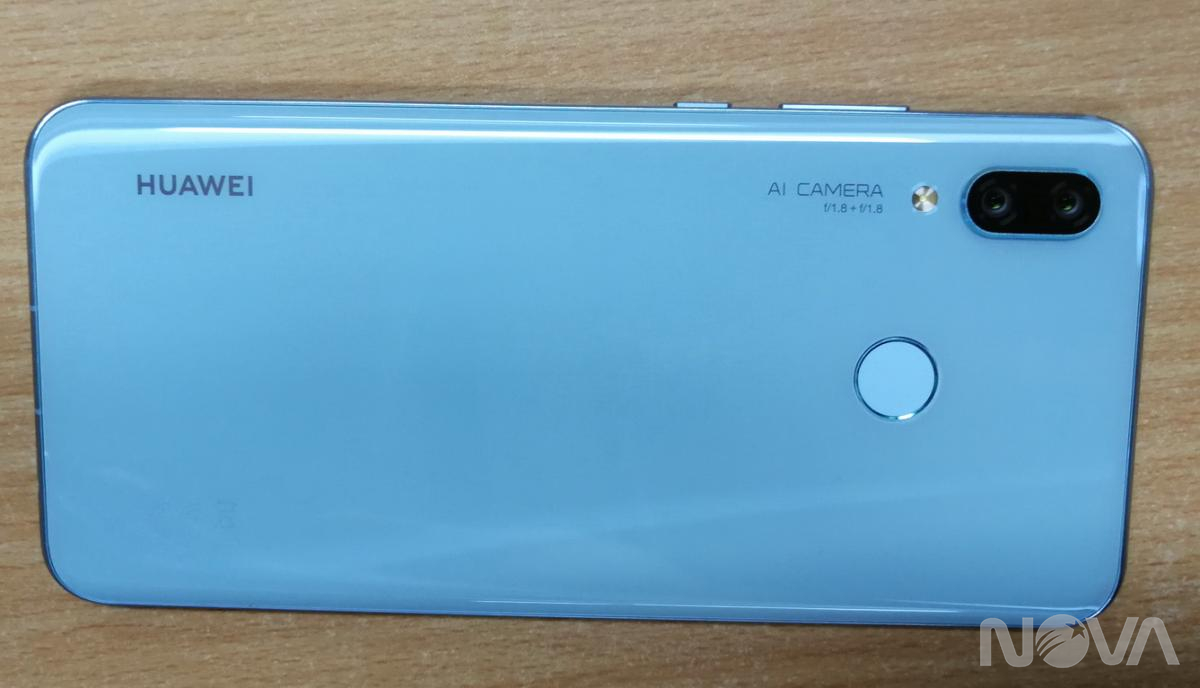 HUAWEI nova 3