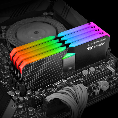 曜越正式發售鋼影TOUGHRAM XG RGB系列 DDR4記憶體16GB