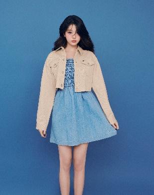 一張含有 服裝, 時尚, 時尚設計, 人員 的圖片

AI 產生的內容可能不正確。