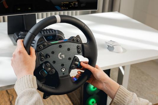 一張含有 運輸, 人員, 輪, 室內 的圖片
AI 產生的內容可能不正確。