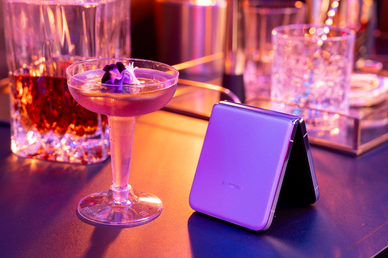 一張含有 資料表, 酒杯組, 餐具, 飲料 的圖片
AI 產生的內容可能不正確。