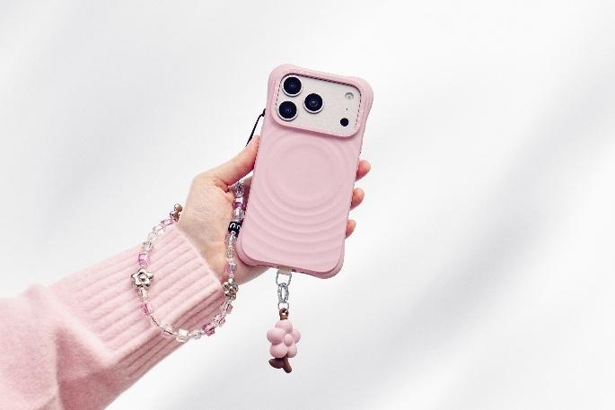 一張含有 卡通, 玩具, 把持, 人員 的圖片

AI 產生的內容可能不正確。