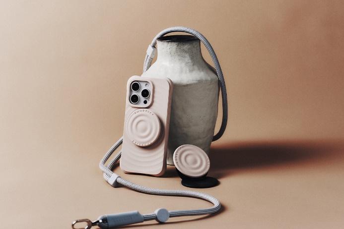 一張含有 相機, 頭戴式耳機, 室內 的圖片

AI 產生的內容可能不正確。